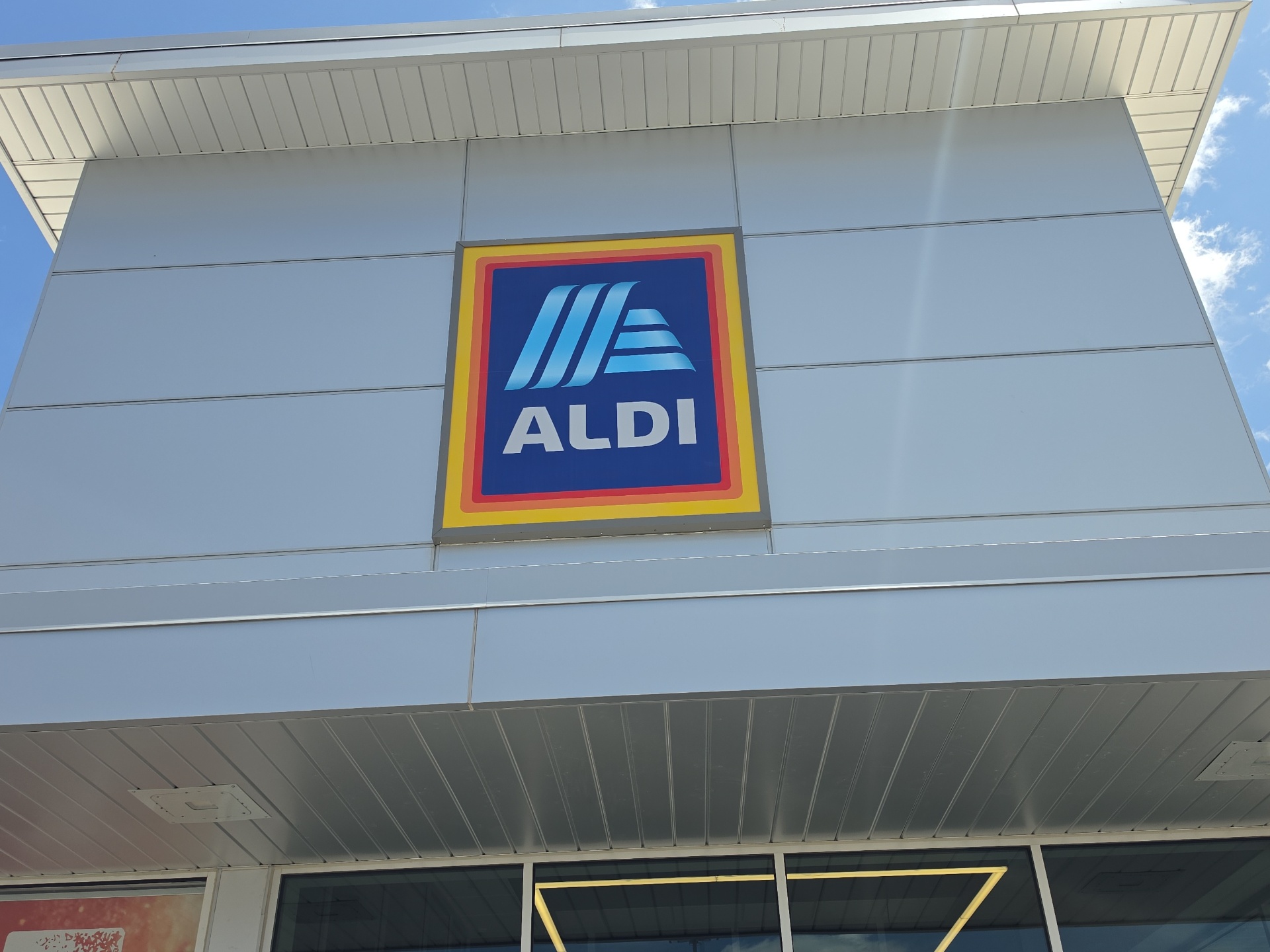 Aldi storefront sign service